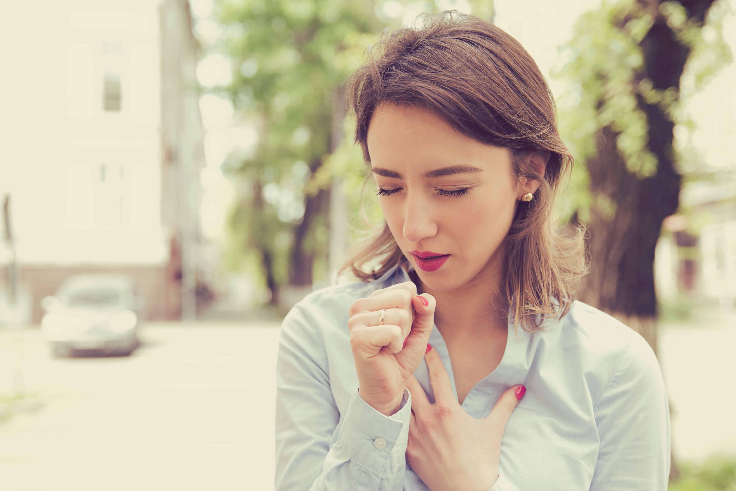 Cómo combatir la tos por alergia estacional