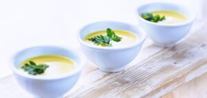 Cuencos con crema de verduras